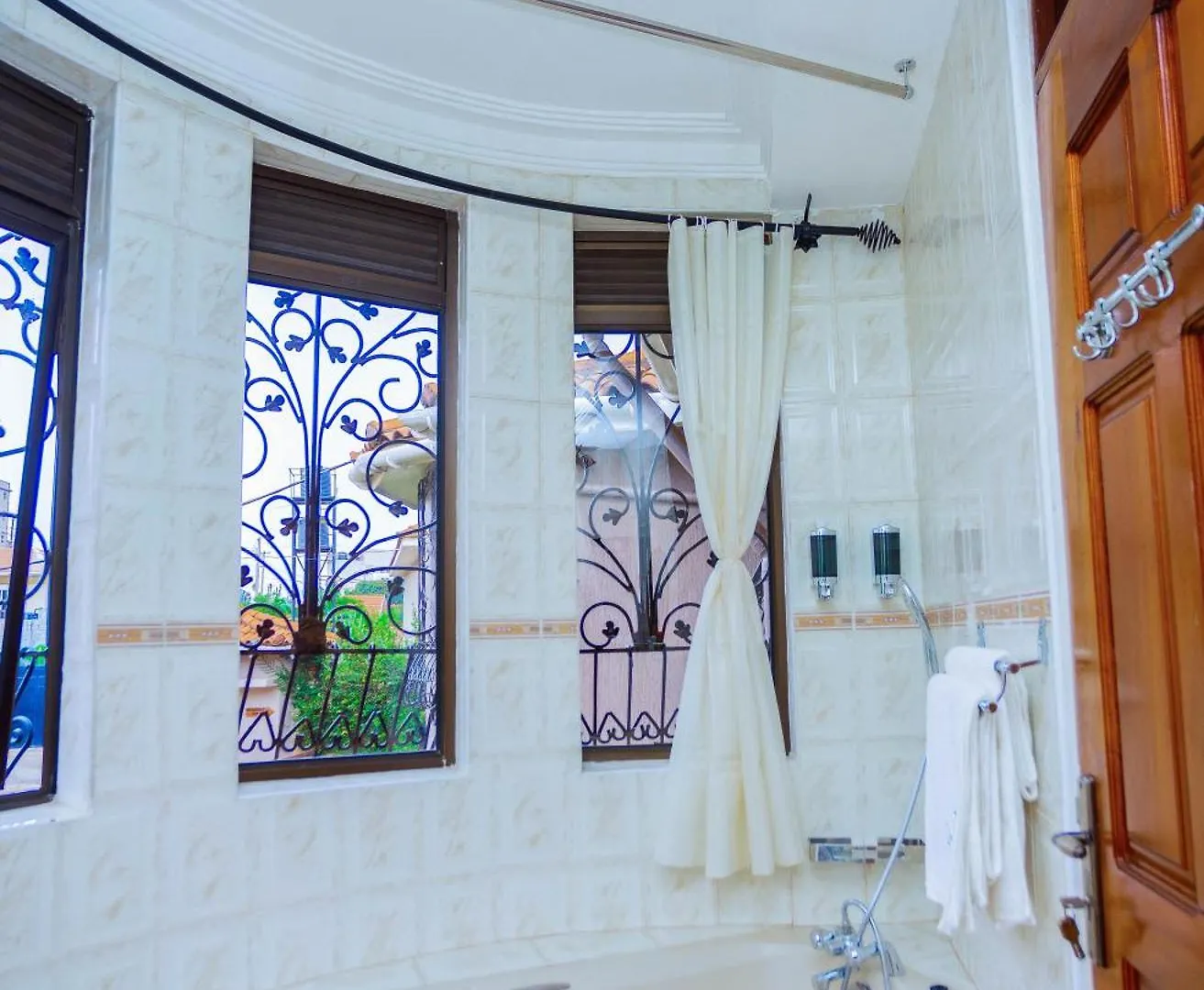 Gazelle Guest House Kampala